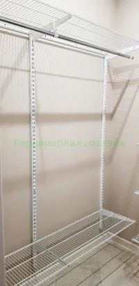 Светлая гардеробная из кладовой