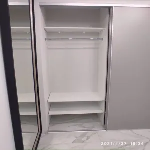 Компактное место для хранения вещей в шкафу