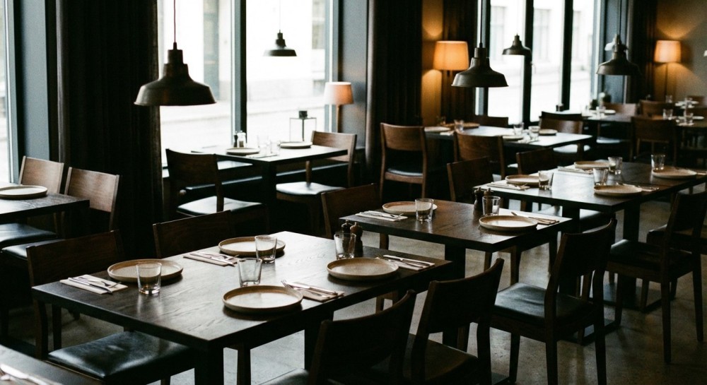 stoly dluya restoratov 2